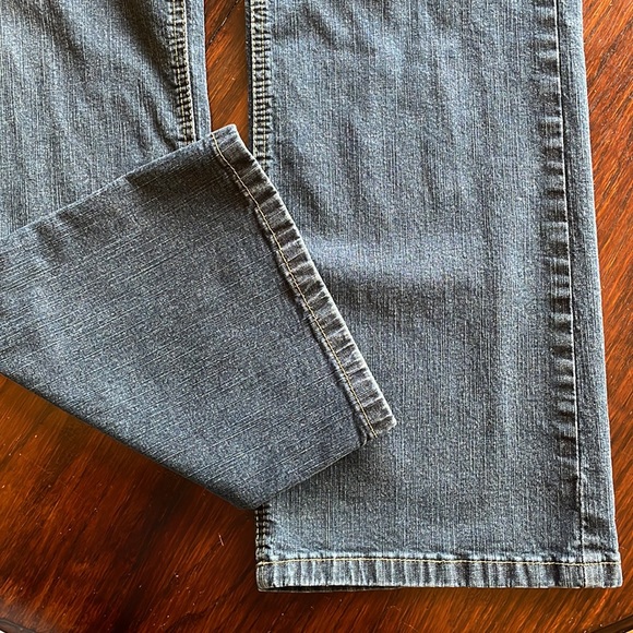 Women’s Jeans - Picture 5 of 6